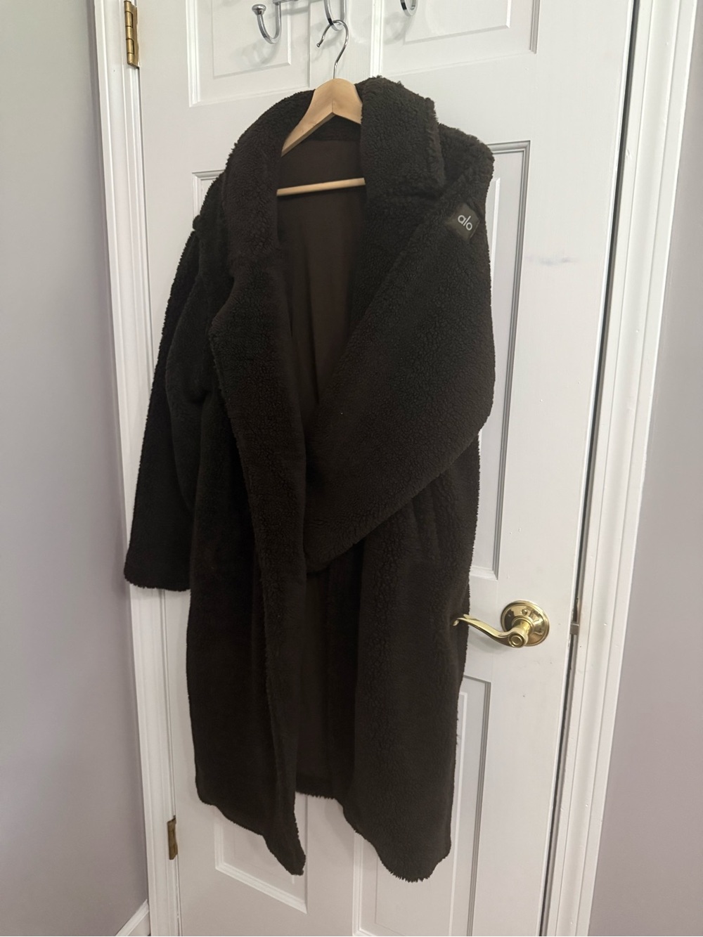 Alo yoga  Dark Brown Teddy Coat - Picture 2 of 4